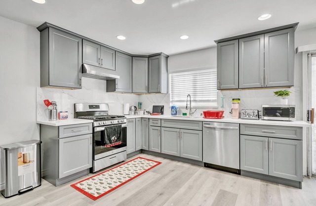 Quiet & Cozy 2-bedroom house in Lynwood– Minutes from LA’s Best Attractions