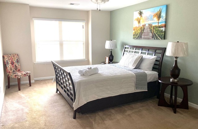 Quiet Cozy Home Minutes Away From Downtown