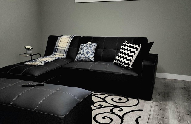 QUIET & COZY MODERN SUITE CLOSE TO RCMP