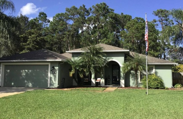 Quiet cozy room on a culdesac in a beautiful well maintained neighborhood.