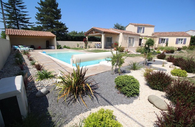 Villa familiar y tranquila con piscina climatizada