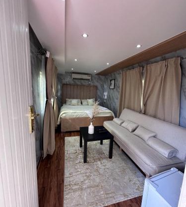 Quiet Farm Caravan