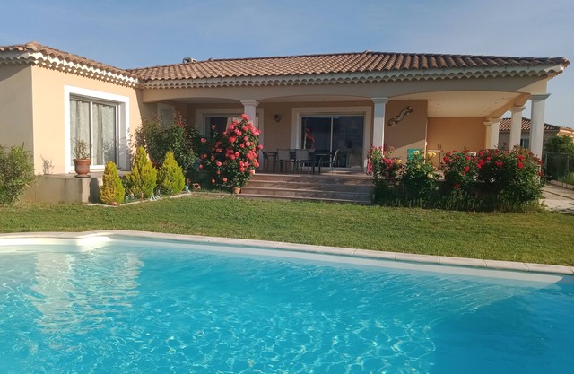 VILLA EN PROVENCE EN TRANQUILA