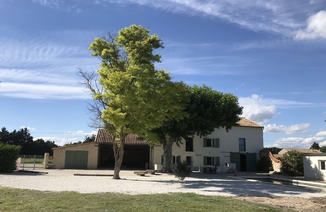 Quiet gîte in Provence with private swimming pool