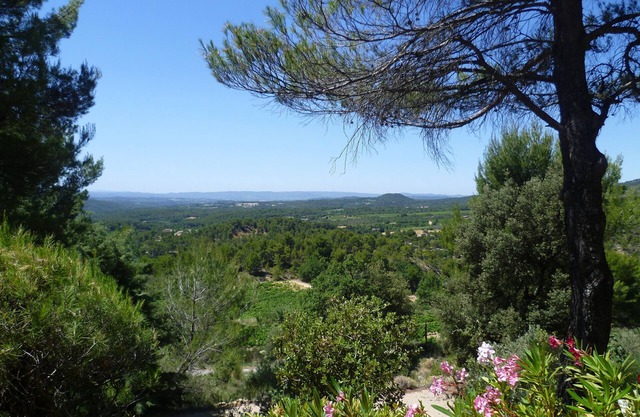 Tranquila villa de vacaciones con piscina y magníficas vistas en el Luberon