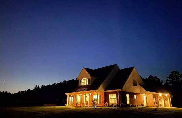 Quiet Home Outside Tupelo