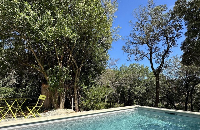 House haven of peace in Provence 14 people, WIFI, 5 bedrooms, swimming pool, calm, air conditioning