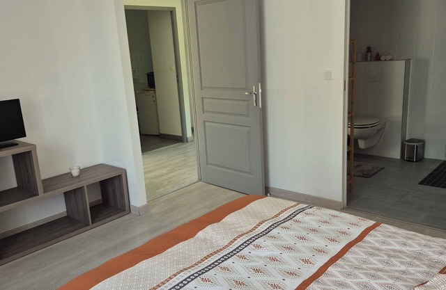 Quiet house in the countryside; suitable for PMR. 15mn from Angers, Le Lion d'Angers.