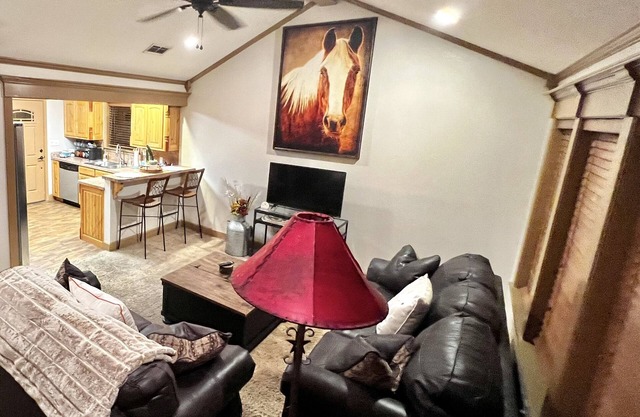 Quiet house in the country - 20 minutes from Canton and Lake Fork!