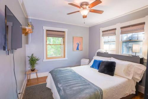 Quiet, Immaculate Denver Home Relax or Work Near Dining & Attractions!