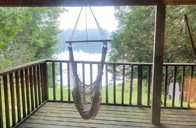 Quiet Lakefront Cottage near Parry Sound