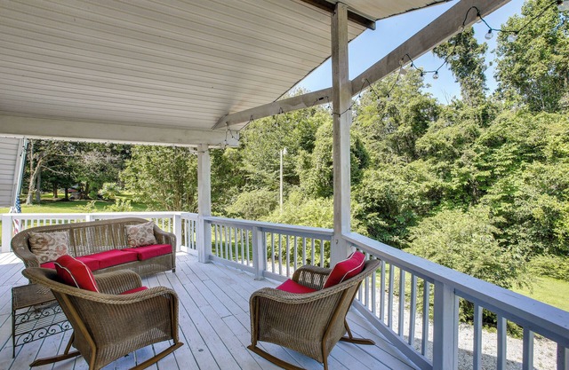 Quiet Living Near Barren River Lake: Spacious Home