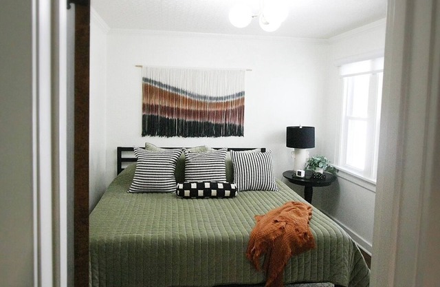 Luxe & Serene Gem: 3BR + Yard ~ Walkable GR Stay!