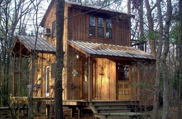 Tranquilo Lofted Cabin 4 millas de Edom, una comunidad de arte.