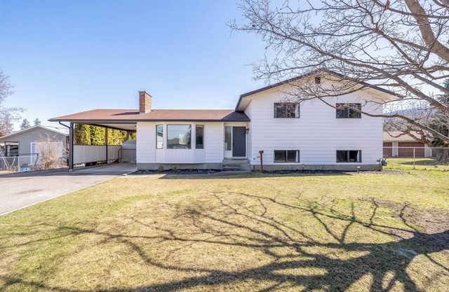 Quiet, Mountainview, Country-in-the-City Home, minutes to downtown and beaches