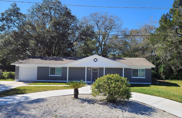 Quiet Neighborhood and close to all Tampa offers