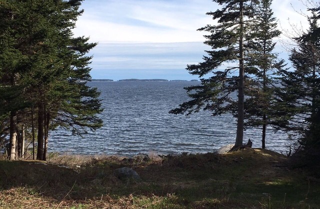 Tranquila casa frente al mar con vistas a la bahía de Penobscot, Costa Rocosa