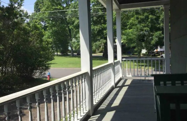 Quiet Private Apartment Park View