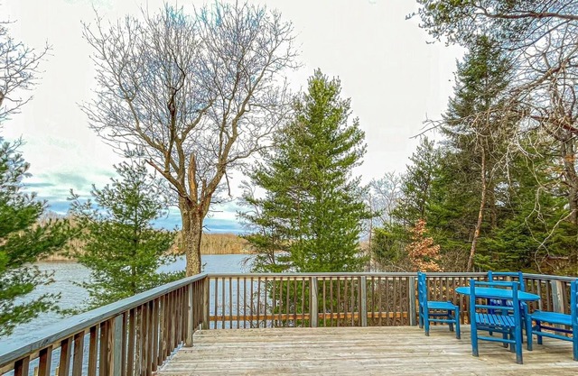 Quiet & Private Kayak,hike,UTV,BBQ,fish,boating,Nordic Mt - ski, tube, mt bike