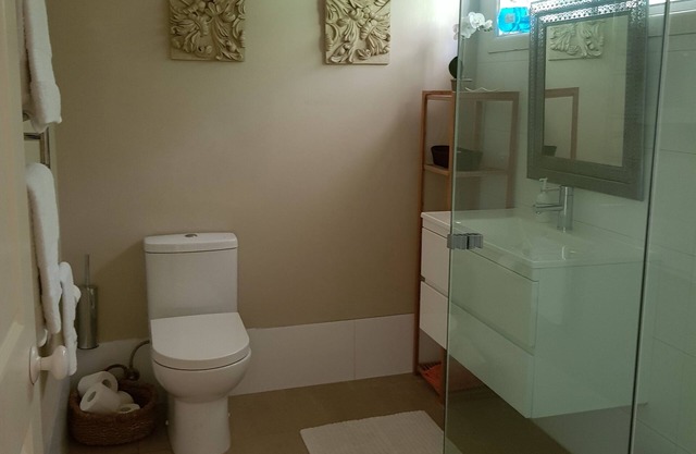 Quiet & Private Location, Convenient to Town Amenities