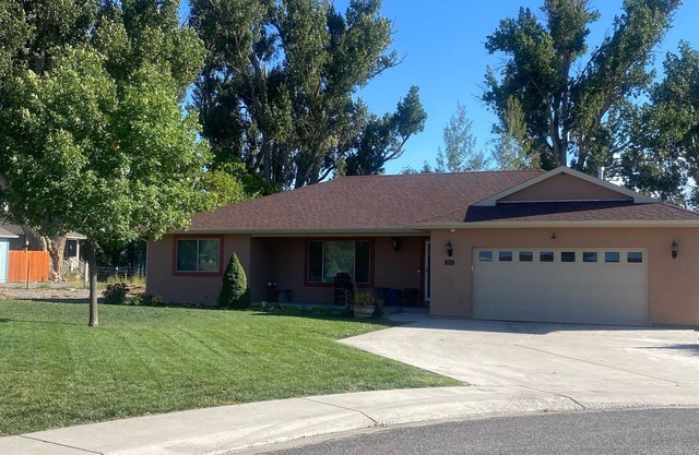 Quiet rancher at end of Cul De Sac - within minutes of all Montrose has to offer