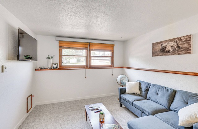 Quiet Rapid City Getaway - Near Dinosaur Park!