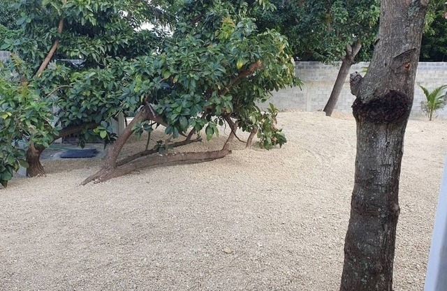 Refugio tranquilo en San Gregorio de Nigua, historia, naturaleza y seguridad.