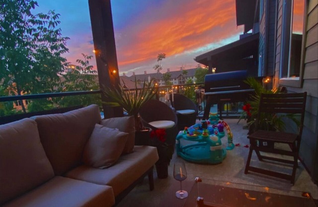 Quiet relaxing luxury townhome in lake country