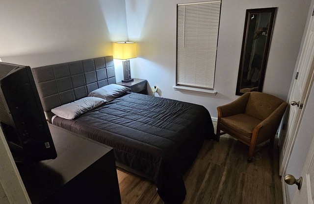 Quiet room ideal for traveling professional.