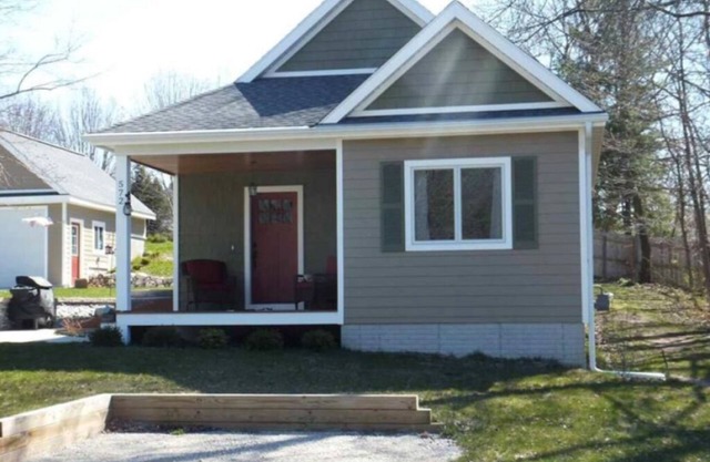 Quiet studio apartment in beautiful Frankfort Michigan