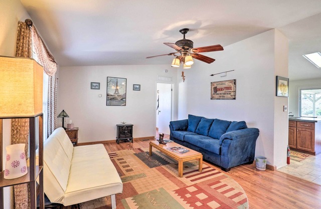 Quiet Tombstone Retreat ~ 3 Mi to Historic Dtwn!