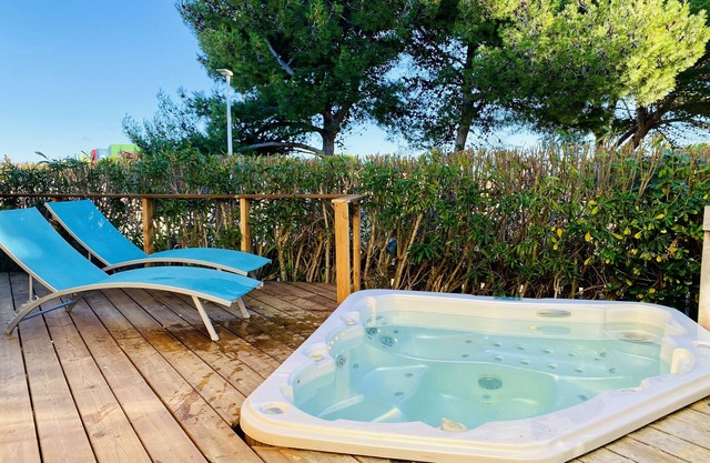 Vila con JACUSSI, Piscina, Jardines, Air acondicionado, WiFi, playa a 600m