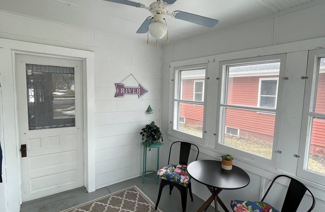 Quiet Village Getaway / Private 3-bdrm home in the heart of Cape Vincent