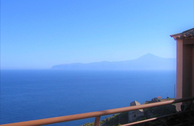 Quietly located apartment with views to Tenerife
