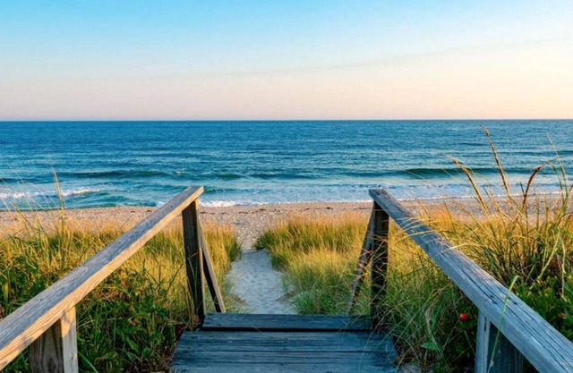 Quintessential 4 Bedroom Surfside Beach Cottage on Nobadeer Beach