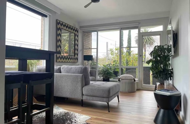 Quintessential Beachside Apartment