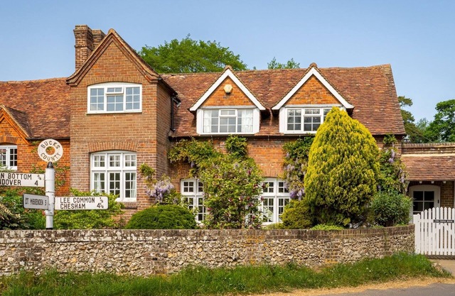 Quintessential Chilterns Cottage | Pass the Keys