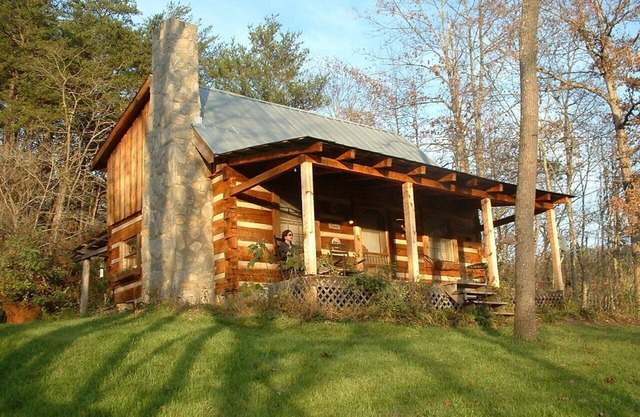 Quintaesencia Log Cabin privada: Con vistas French Broad River