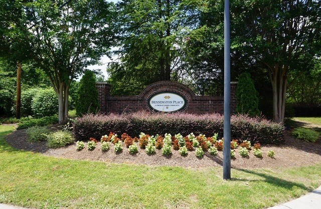 Quite townhome near everything