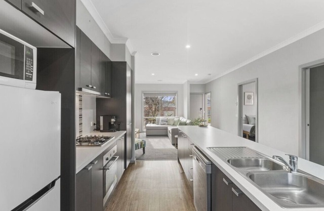 Quite unit for families and workers close to CBD