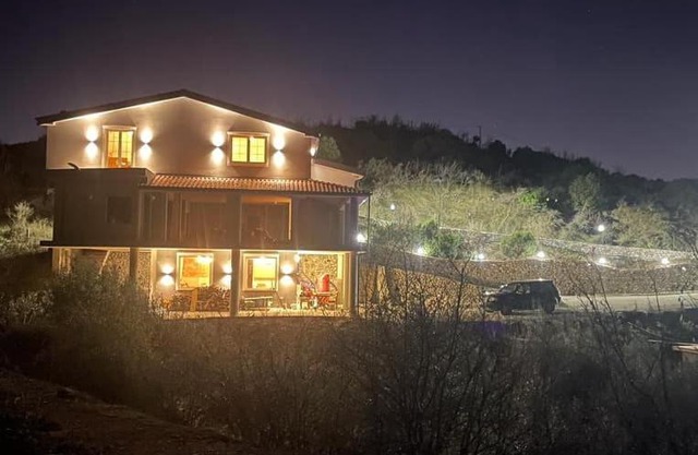 Qyteza Guest House & Camping