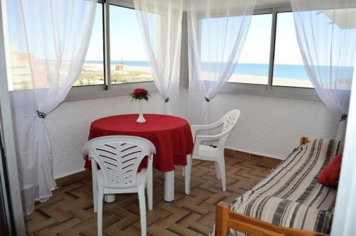 Résidence Les Cyclades - STUDIO 4 PERSONNES 4 couchages PORT LEUCATE. Réf: 2CYC 38A MAE-4884
