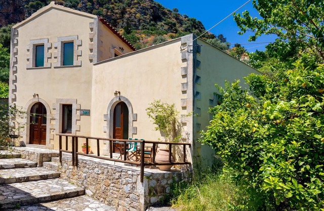 R 1038 Villa Sophie