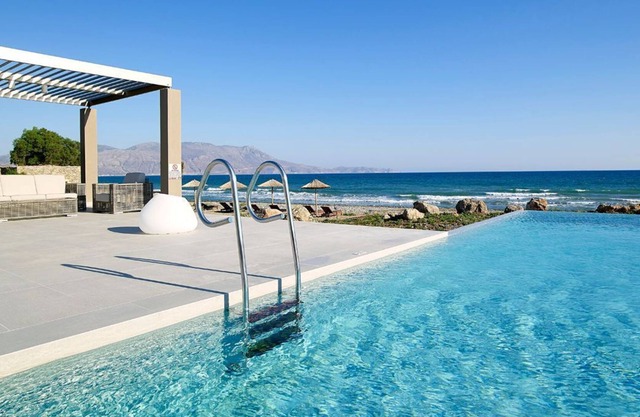 R 1089 Apollo’s Villa Ammos With Stereo system with CD, Mountain View & Lounge