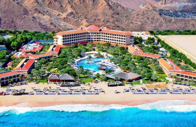 R 1525 Fujairah Rotana Resort & Spa Al Aqah Beach
