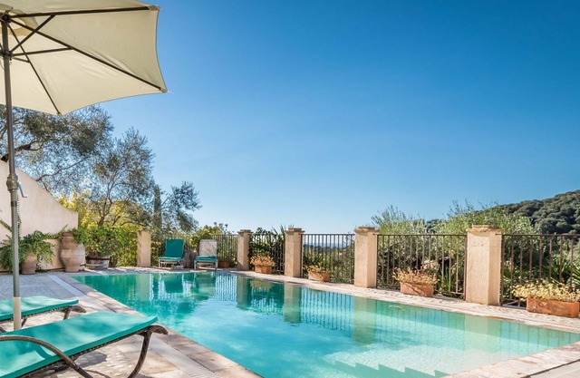 R 3100 Villa Lemonia