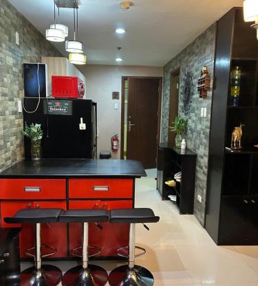 R and RMI CONDOTEL