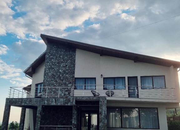 R House Crasna