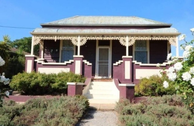 R&R Blue Diamond Luxury Cottage Maryborough, Vic