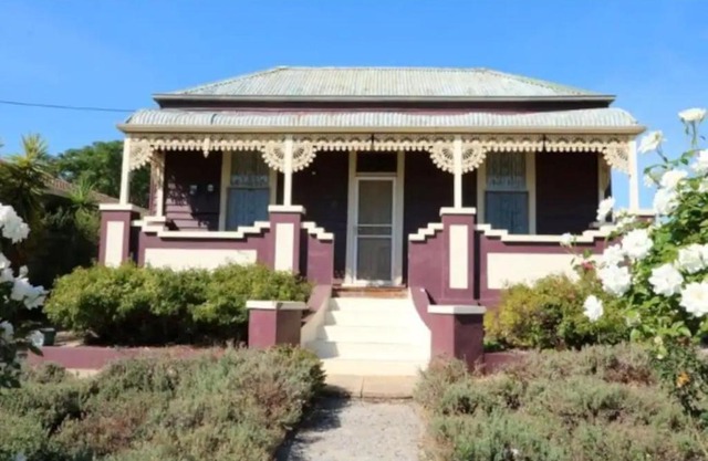 R&R Blue Diamond Luxury Cottage Maryborough, Vic
